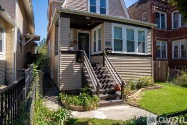 Main picture of 4839 N Saint Louis Ave