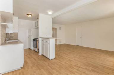 Main picture of 2621 Centinela Ave