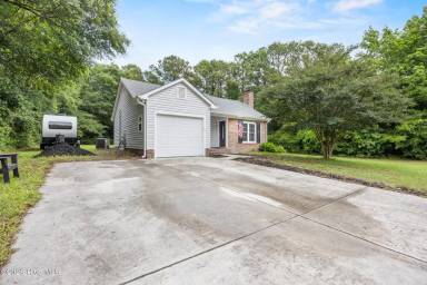 Main picture of 429 Crows Nest Ln