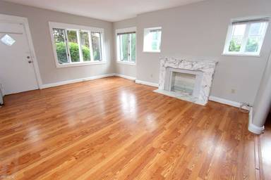 Main picture of 5 Darlington Ct