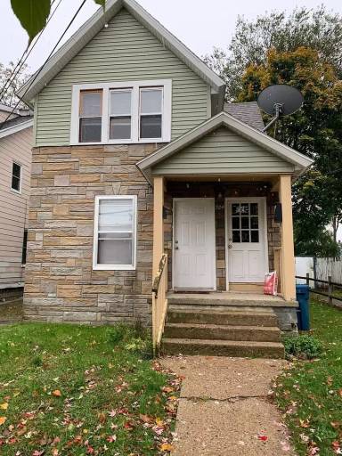 Main picture of 924 Fountain St NE