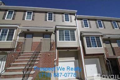 Main picture of 62 Burgundy Loop