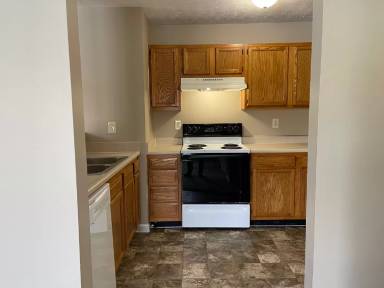 Main picture of 750 Sharon Dr