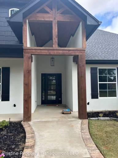 Main picture of 2103 McDade Pl