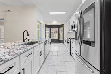 Main picture of 4437 NW 36th St