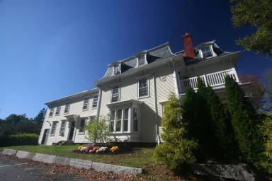 Main picture of 302 Washington St