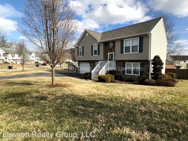 Main picture of 825 Harmon Cir