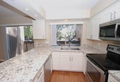 Main picture of 7960 Mission Center Ct
