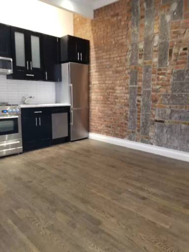 Main picture of 340 3rd Ave