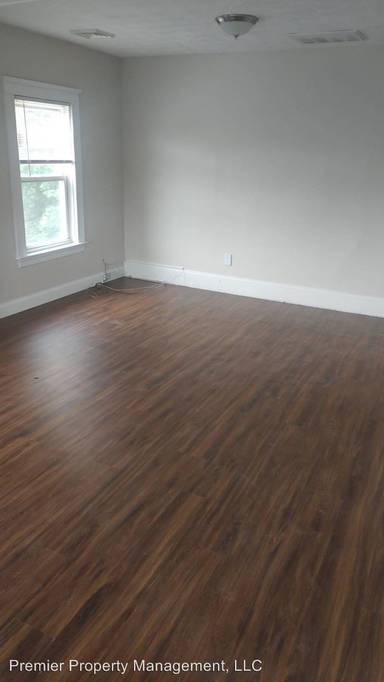 Main picture of 54 Hamlet Ave