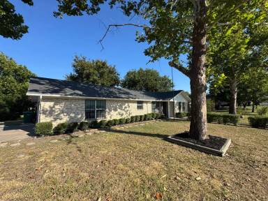 Main picture of 601 Nola Ruth Blvd