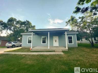 Main picture of 153 Ivy Ave