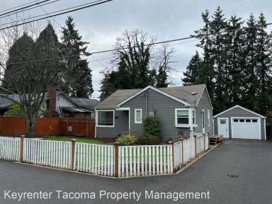 Main picture of 3308 Louise Ave W