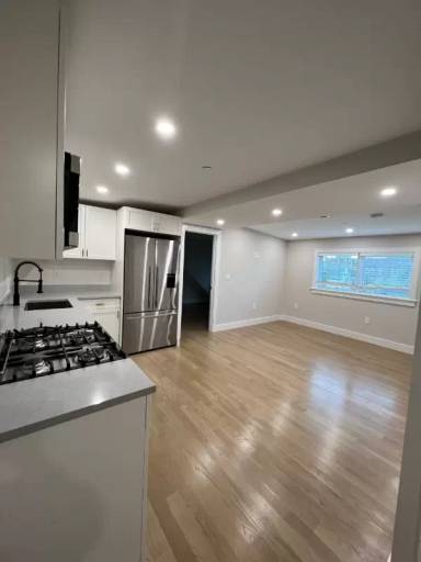 Main picture of 12 Reedsdale St