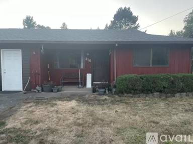Main picture of 210 S Hemlock St