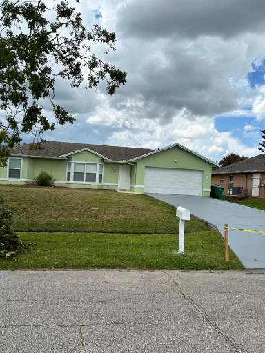 Main picture of 367 SW Donna Ter