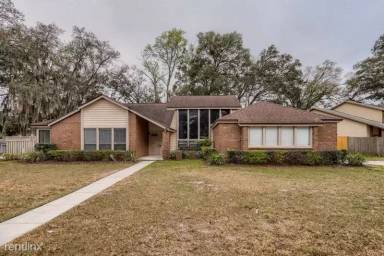 Main picture of 1032 Windsong Cir