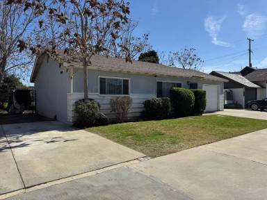 Main picture of 1233 W Grand Ave