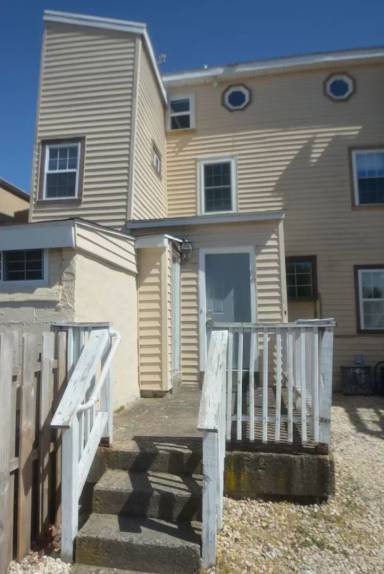 Main picture of 56 Clinton St
