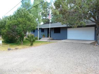 Main picture of 821 E Owens