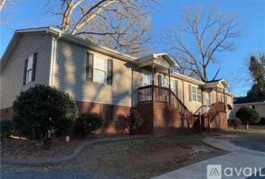 Main picture of 104 Englewood St