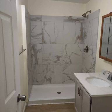 Main picture of 608 W 6th St