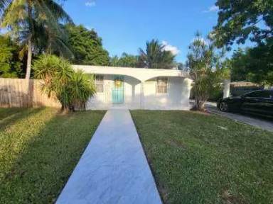 Main picture of 4121 SW 99th Ct