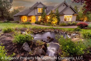 Main picture of 764 NW Yosemite Dr