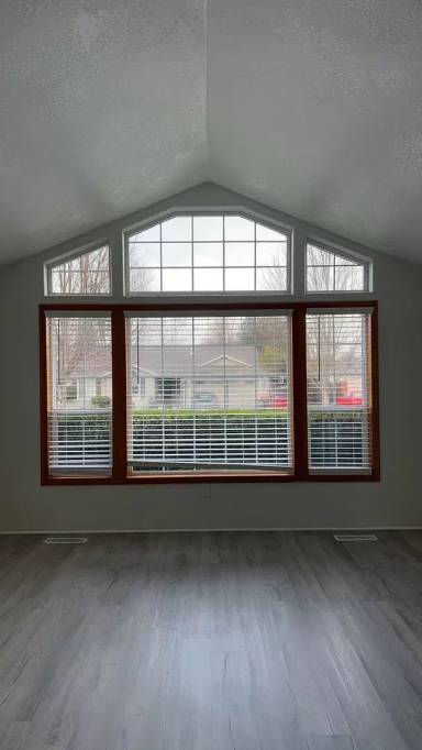 Main picture of 1827 Arlington Dr