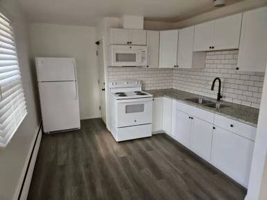 Main picture of 4200 Lake Breeze Ave