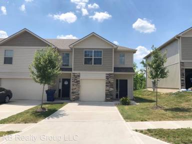 Main picture of 1404-32 NE Mary Ct