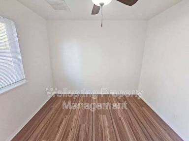 Main picture of 920 W Perch Ave