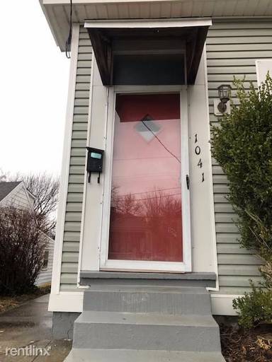 Main picture of 1041 E Saint Catherine St