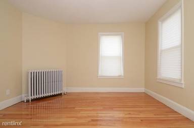 Main picture of 21 Monmouth St