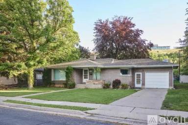 Main picture of 355 Lauralin Dr