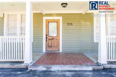 Main picture of 315 W 22nd St