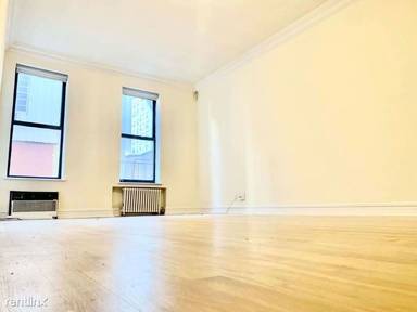 Main picture of 148 W 68th St