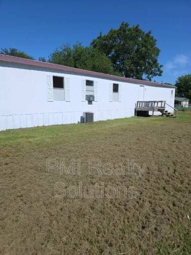 Main picture of 305 W Dixieland
