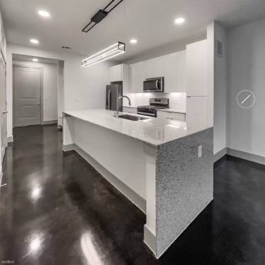 Main picture of 1911 Crockett St
