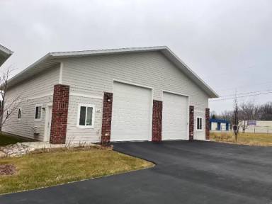 Main picture of 363 E Oak St