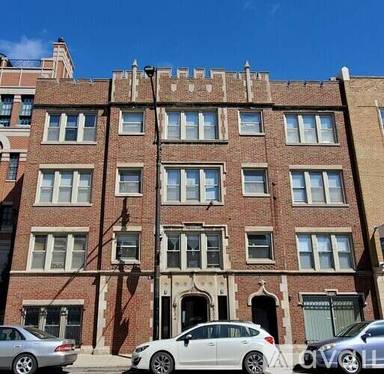 Main picture of 834 W Fullerton Ave