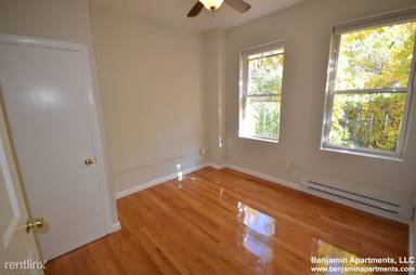 Main picture of 115 Salem St