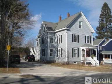 Main picture of 16 E Elm St