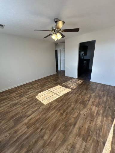 Main picture of 120 Ezra Ct