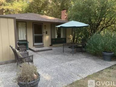 Main picture of 108 Lake Dr