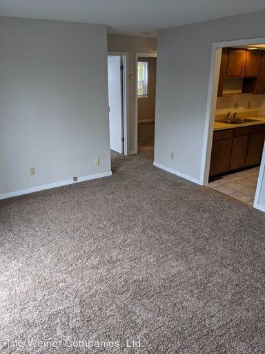 Main picture of 906 E Harding Dr