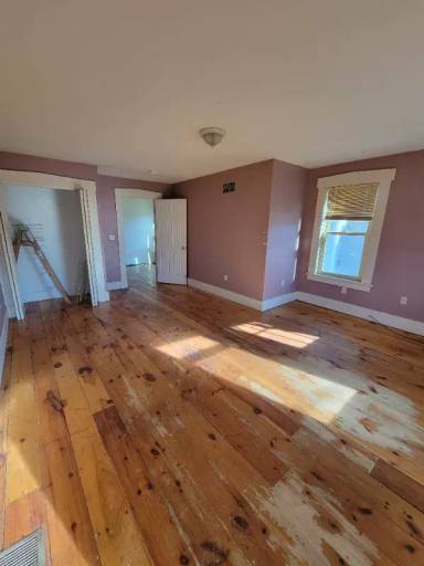 Main picture of 32 Forest St