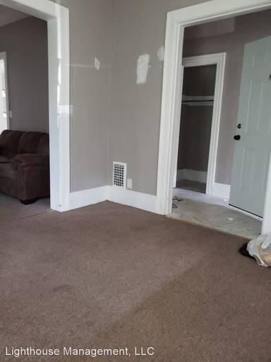 Main picture of 15 Home Pl