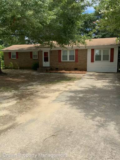 Main picture of 201 Oak Ridge Ln