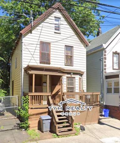 Main picture of 779 S 15th St
